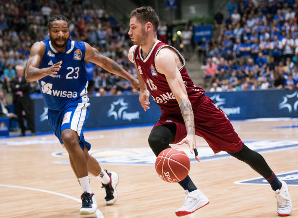 随着夏季转 随着夏季转