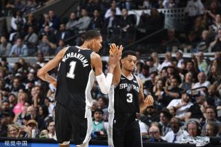 担领袖职责 担领袖职责