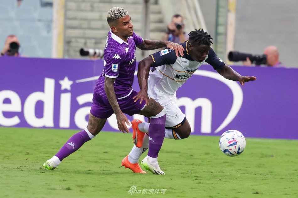 战术更为直 战术更为直